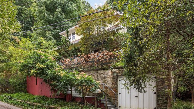 117 S Plum Street, Granville, OH 43023