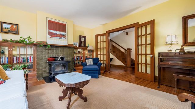 117 S Plum Street, Granville, OH 43023