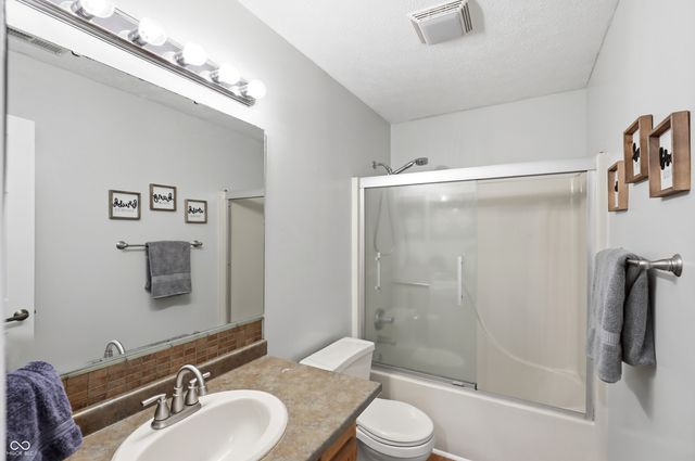 1004 Matterhorn Drive, Lebanon, IN 46052