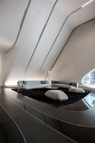 1000 Biscayne Blvd 3201, Miami, FL 33132