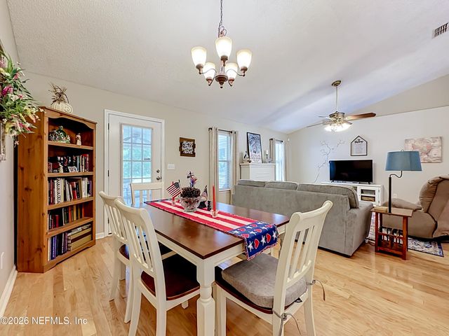 9243 DALE VIEW Lane W, Jacksonville, FL 32225