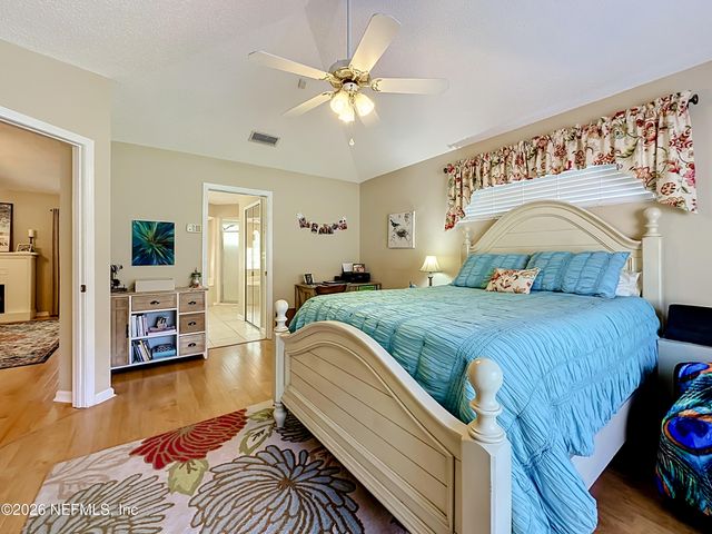 9243 DALE VIEW Lane W, Jacksonville, FL 32225