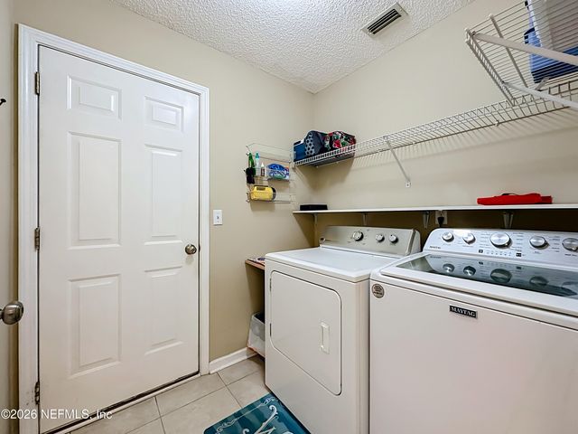 9243 DALE VIEW Lane W, Jacksonville, FL 32225