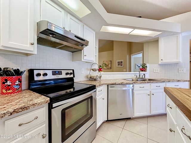 9243 DALE VIEW Lane W, Jacksonville, FL 32225