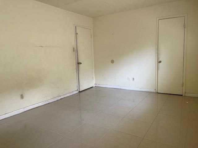 7106 Pella Dr, Houston, TX 77036