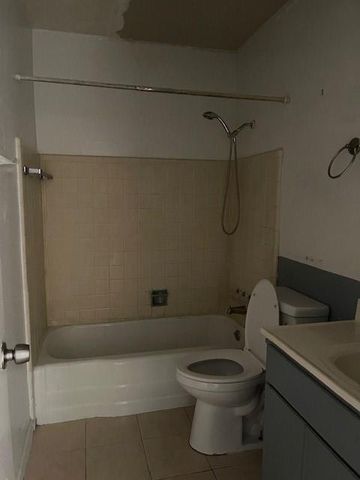 7106 Pella Dr, Houston, TX 77036