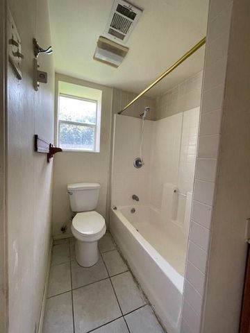 7106 Pella Dr, Houston, TX 77036