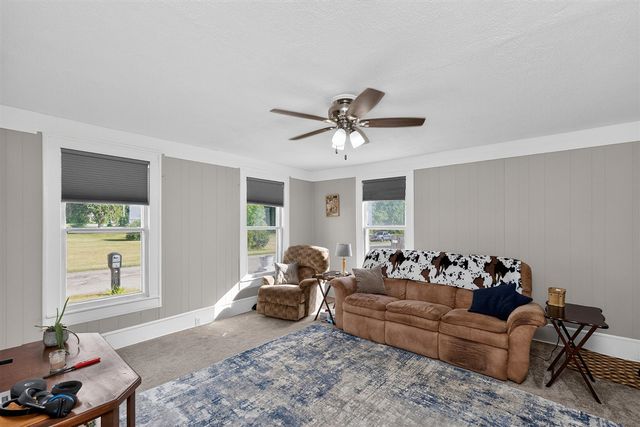 123 Hilltop Lane, Cassopolis, MI 49031