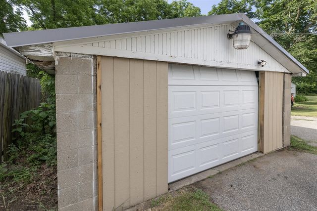 123 Hilltop Lane, Cassopolis, MI 49031