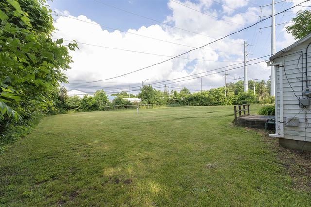 123 Hilltop Lane, Cassopolis, MI 49031