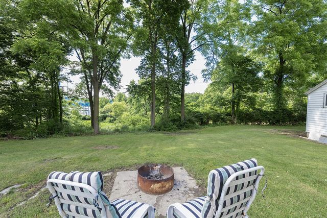 123 Hilltop Lane, Cassopolis, MI 49031