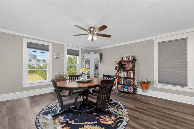 123 Hilltop Lane, Cassopolis, MI 49031