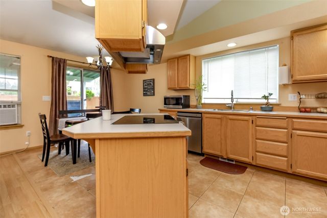 14515 5th Ave E, Tacoma, WA 98445