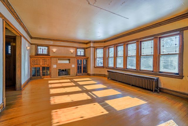 5416 W Cullom Avenue, Chicago, IL 60641