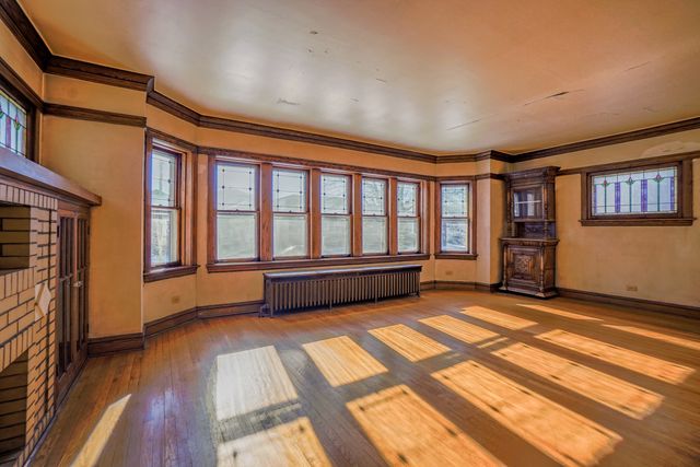 5416 W Cullom Avenue, Chicago, IL 60641