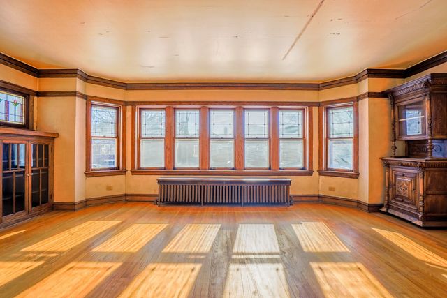 5416 W Cullom Avenue, Chicago, IL 60641