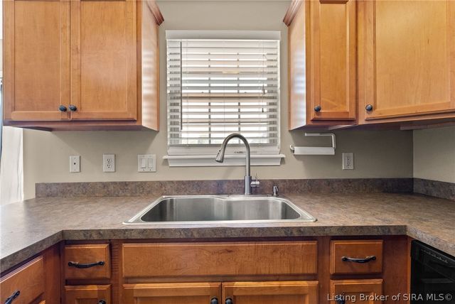 8426 Aberdeen Lane, Charlestown, IN 47111