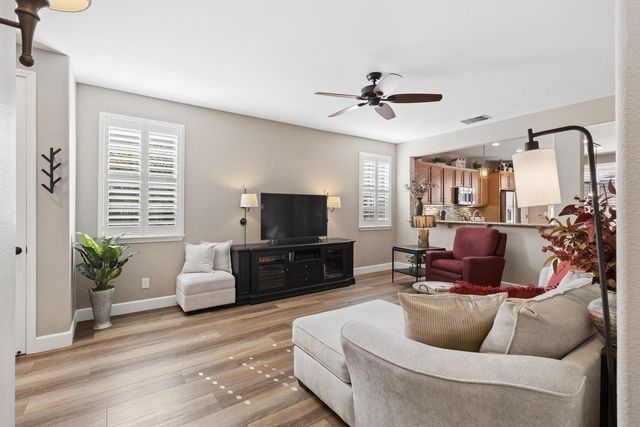 7809 Barnsley Way, Elk Grove, CA 95757