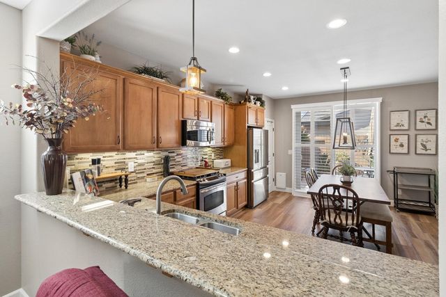 7809 Barnsley Way, Elk Grove, CA 95757