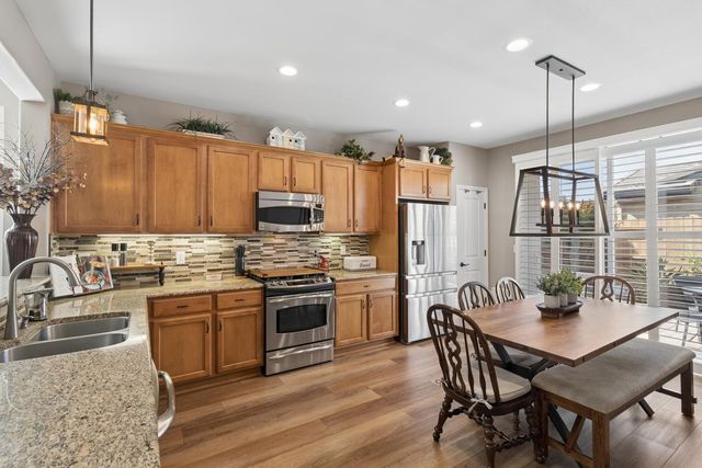 7809 Barnsley Way, Elk Grove, CA 95757