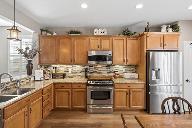 7809 Barnsley Way, Elk Grove, CA 95757