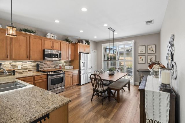 7809 Barnsley Way, Elk Grove, CA 95757
