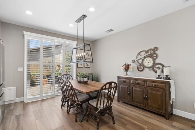 7809 Barnsley Way, Elk Grove, CA 95757
