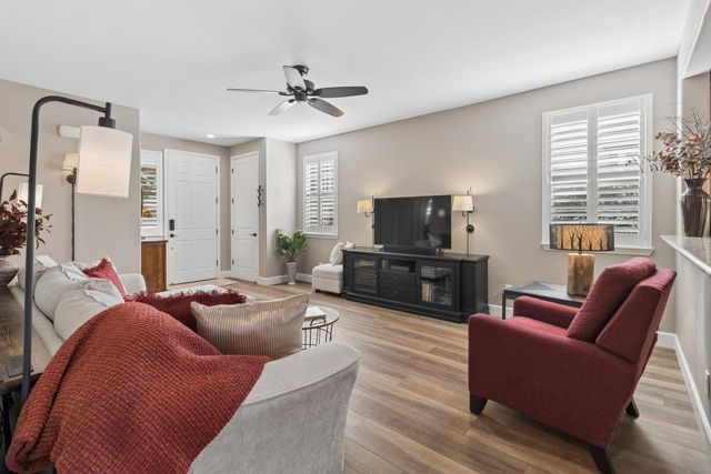 7809 Barnsley Way, Elk Grove, CA 95757