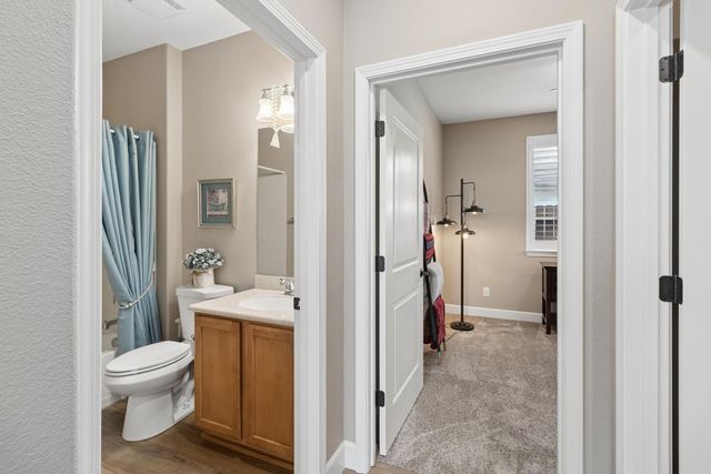 7809 Barnsley Way, Elk Grove, CA 95757