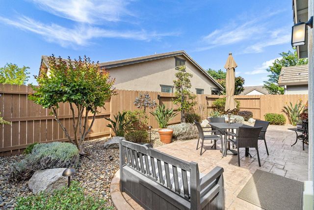 7809 Barnsley Way, Elk Grove, CA 95757
