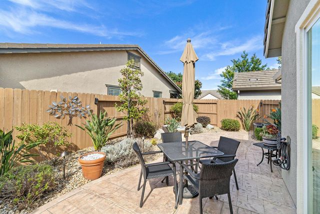 7809 Barnsley Way, Elk Grove, CA 95757