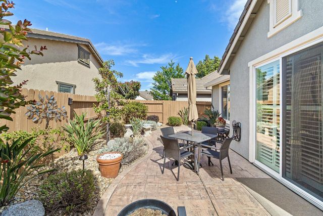 7809 Barnsley Way, Elk Grove, CA 95757