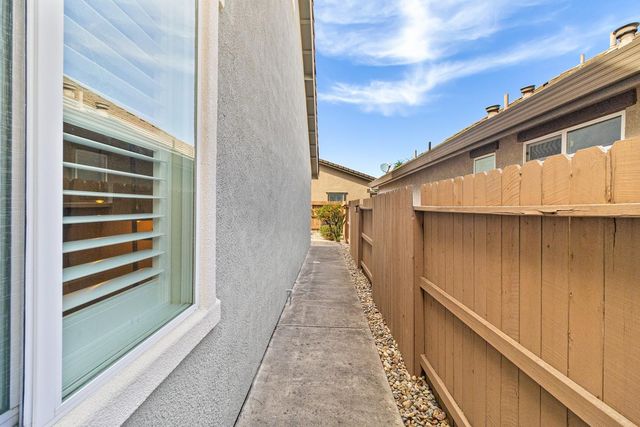 7809 Barnsley Way, Elk Grove, CA 95757