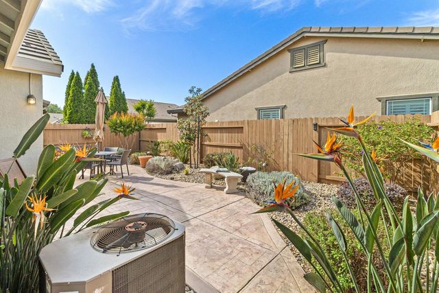7809 Barnsley Way, Elk Grove, CA 95757