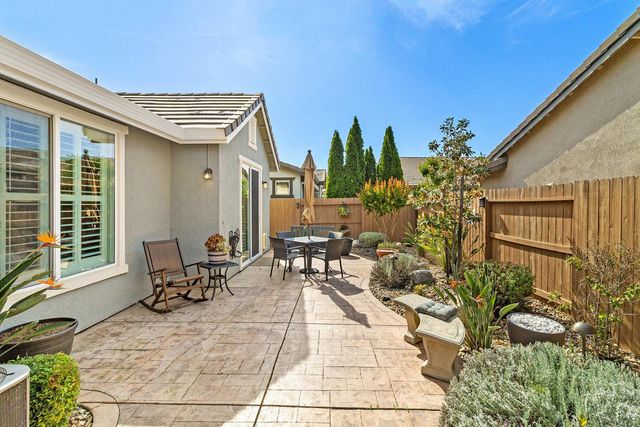7809 Barnsley Way, Elk Grove, CA 95757