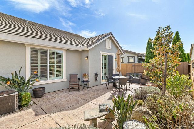 7809 Barnsley Way, Elk Grove, CA 95757