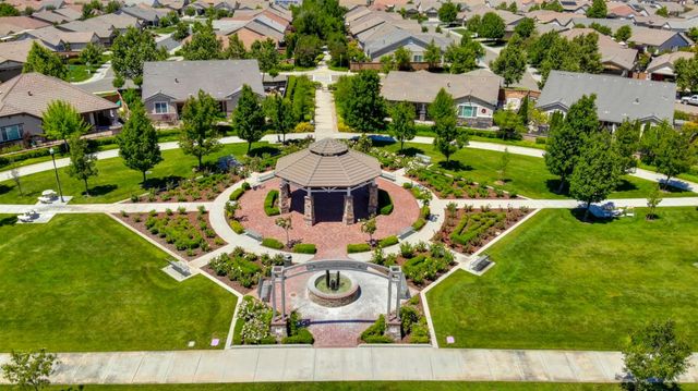 7809 Barnsley Way, Elk Grove, CA 95757