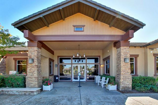7809 Barnsley Way, Elk Grove, CA 95757