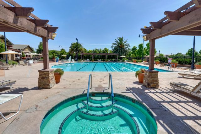 7809 Barnsley Way, Elk Grove, CA 95757