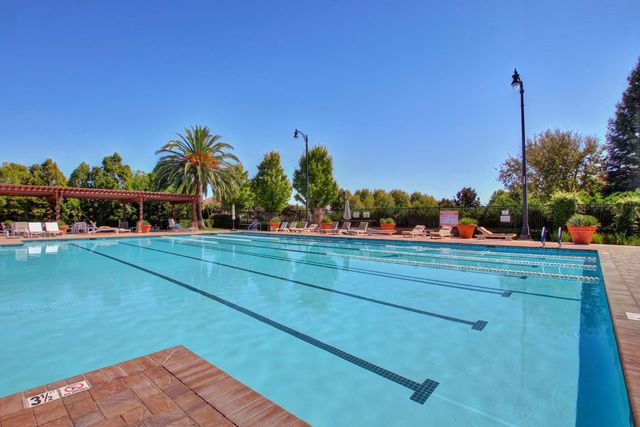7809 Barnsley Way, Elk Grove, CA 95757