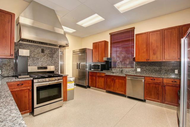 7809 Barnsley Way, Elk Grove, CA 95757