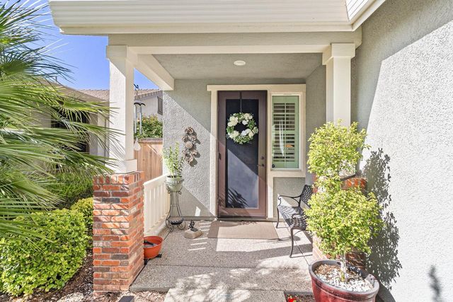 7809 Barnsley Way, Elk Grove, CA 95757