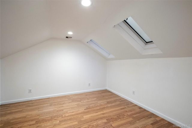 14 Bayville Avenue 4, Bayville, NY 11709