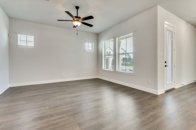 709 Morning Dove Lane, Arlington, TX 76005