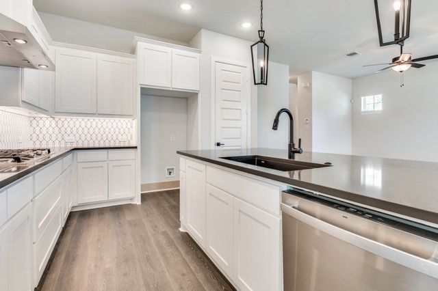 709 Morning Dove Lane, Arlington, TX 76005