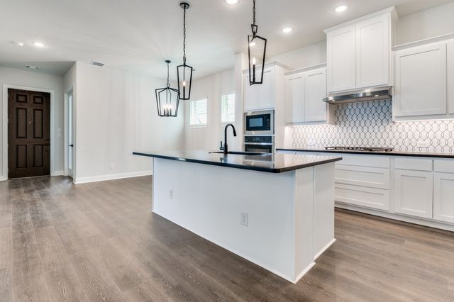 709 Morning Dove Lane, Arlington, TX 76005