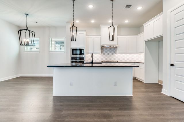 709 Morning Dove Lane, Arlington, TX 76005