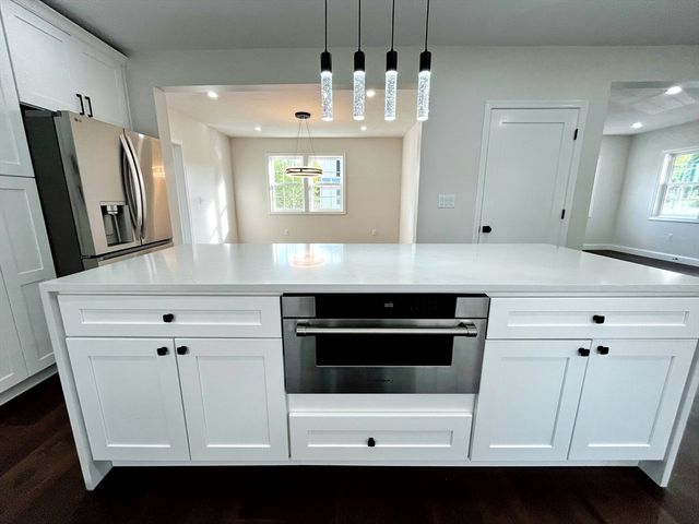 526 Berkley St, Berkley, MA 02779