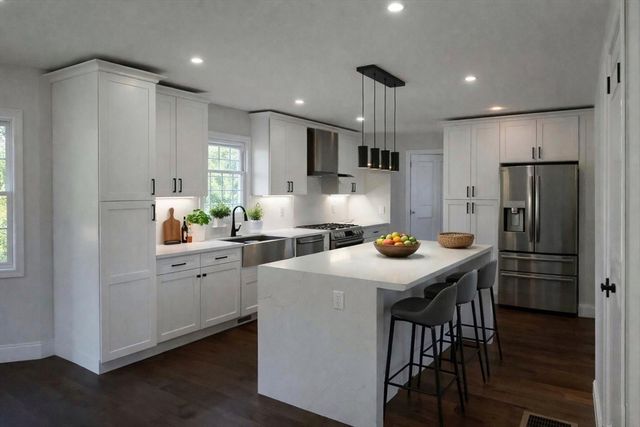 526 Berkley St, Berkley, MA 02779