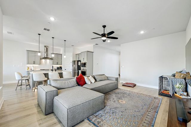 17211 Hattie TRCE, Austin, TX 78738